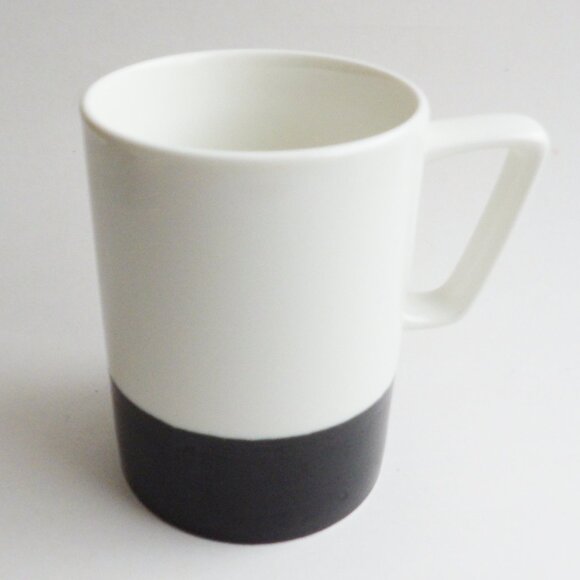 Starbucks 2013 Black & White Coffee Mug 16 oz. Glossy & Matte - Picture 2 of 7